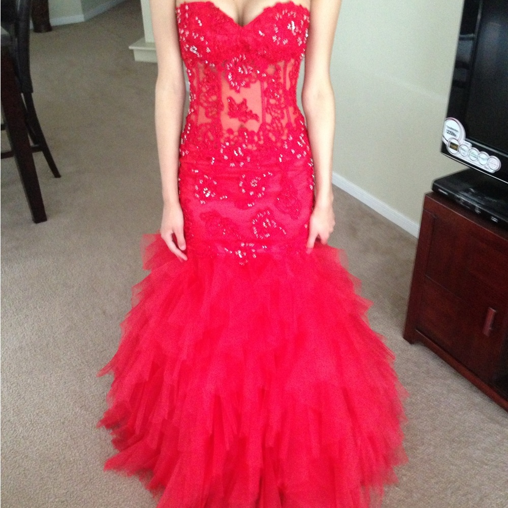 Elegant Red Lace Prom Dress
